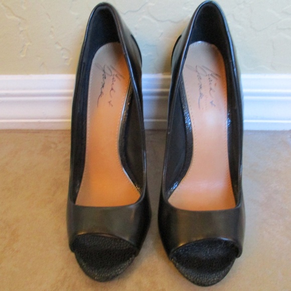 Badgley Mischka Mark And James Black Leather Heels - Picture 2 of 8